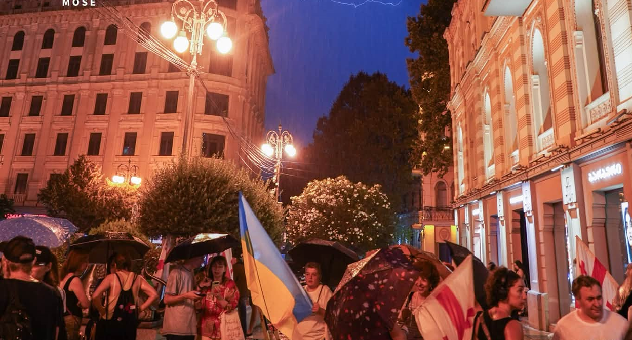 Участники непрерывных протсестов в 637-й день в Тбилиси. Фото: MO SE / Facebook (деятельность компании Meta, владеющей соцсетью, запрещена в России) Участники непрерывных протсестов в 637-й день в Тбилиси. Фото: MO SE / Facebook (деятельность компании Meta, владеющей соцсетью, запрещена в России)