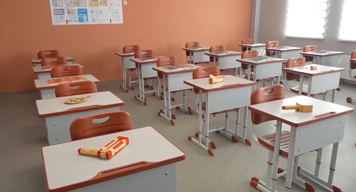 Школьный класс. Кадр из видео https://www.youtube.com/watch?v=mJDGkwra4mM Школьный класс. Кадр из видео https://www.youtube.com/watch?v=mJDGkwra4mM